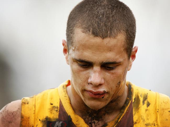 Ed Curnow playing for the Hawks in 2009.