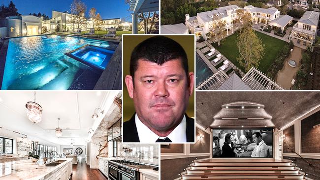 James Packer (centre) has purchased the property formerly owned by Danny de Vito and Rhea Perlman.