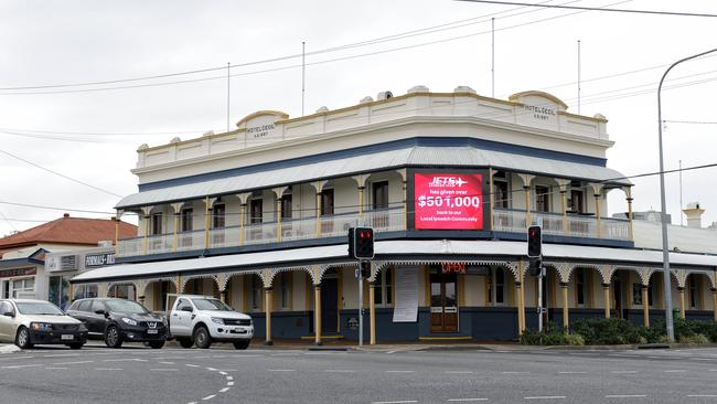 The Ipswich Jets Rugby League Football Club Inc has applied to get an extra 52 pokie machines.