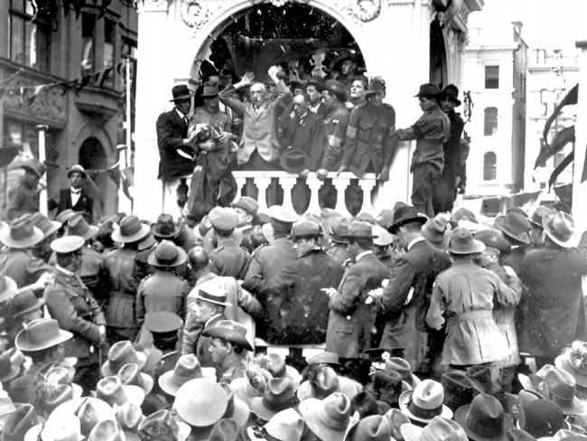 Former Australian Prime Minister Billy Hughes campaigns in Sydney's Martin Place for World War I recruitment. Picture: Australian War Memorial.