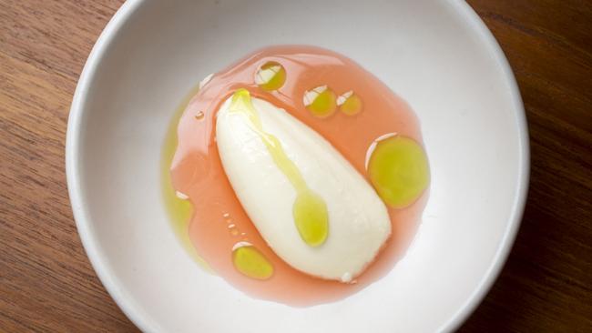 Set buttermilk, strawberry and eucalyptus