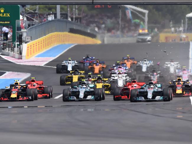 Cars crash at the start of the Formula One Grand Prix de France