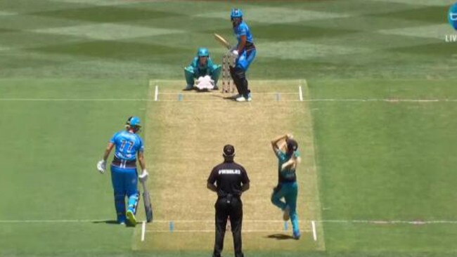 Brisbane Heat's Jemma Barsby switched arms during her over to the Adelaide Strikers.