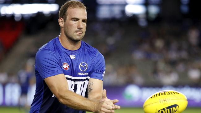 MELBOURNE, AUSTRALIA - APRIL 02: Ben Cunnington of the Kangaroos warms up during the 2021 AFL Round 03 match between the North Melbourne Kangaroos and the Western Bulldogs at Marvel Stadium on April 02, 2021 in Melbourne, Australia. (Photo by Dylan Burns/AFL Photos via Getty Images)