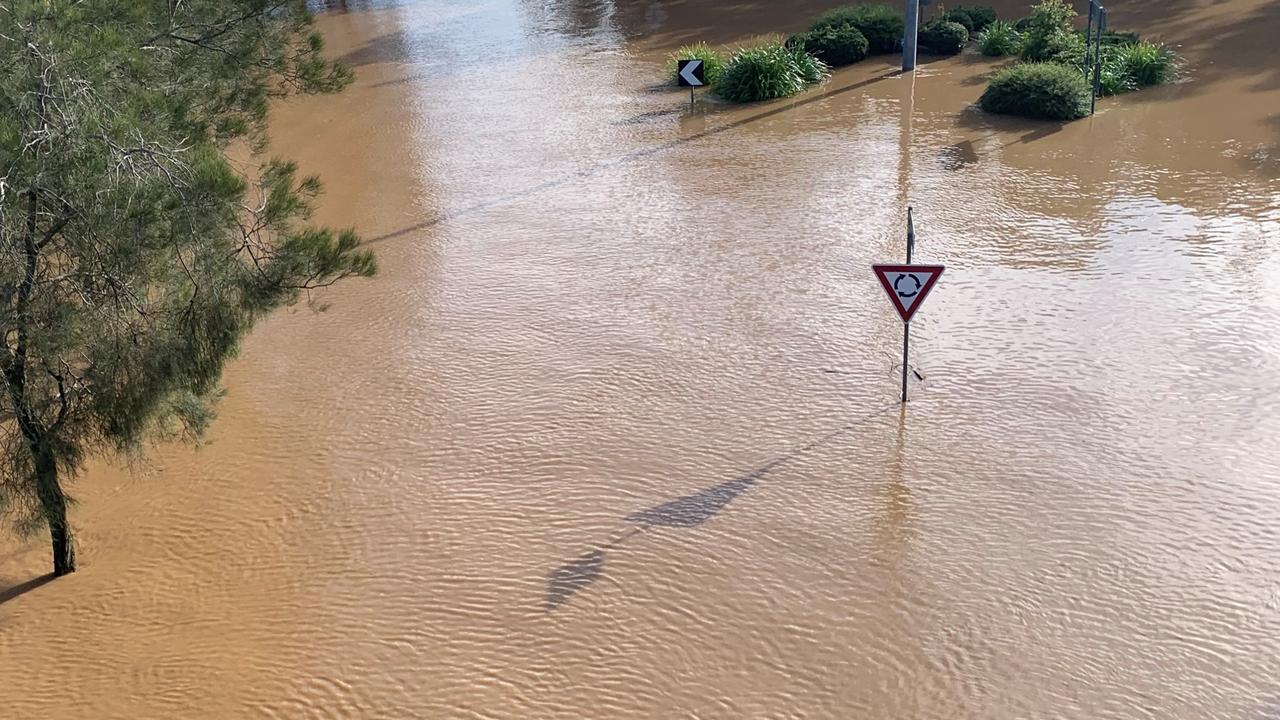 orthern NSW Floods: New flooding in Tweed, M1 opens to Ballina | Daily ...