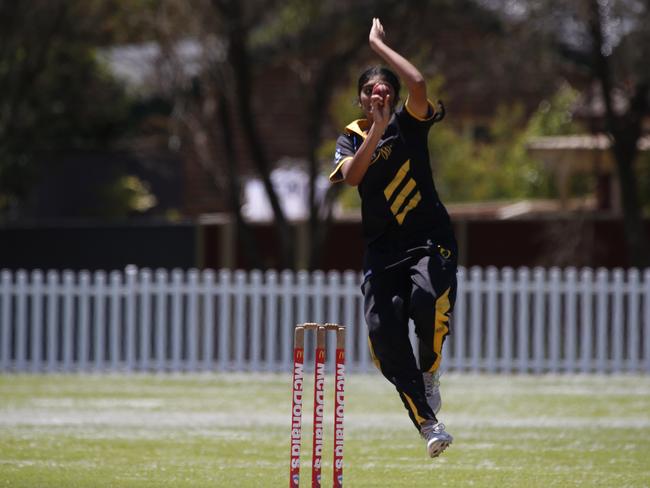 Tanishka Reddy bowling for Blacktown. Picture Warren Gannon Photography