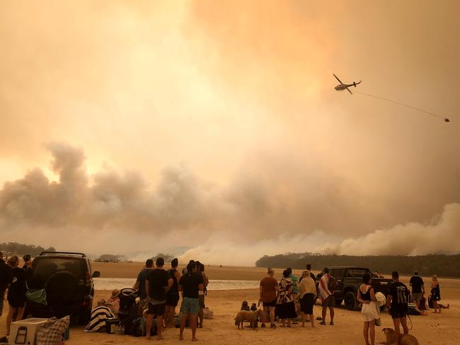 Supplied photo of the New Year's Eve bushfire at Lake Conjola.