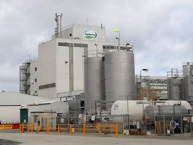 The official opening of the Fontera Stanhope cheese plant, Jaala Pulford, Minister for Regional Development and John Wilson, Chair Fonterra Co-operative, Robert Spurway, Fonterra Chief Operating Officer Global Operations, and Rene  Dedoncker, Managing Director Fonterra Australia.Picture: ANDY ROGERS