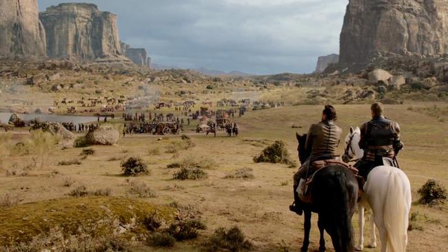 Hey Jaime, doesn’t this landscape look like the scene from the earlier trailers where Dothraki and dragons chopped up a Lannister army? Bronn, you have too much of an imagination. I’m sure it’ll be fine.