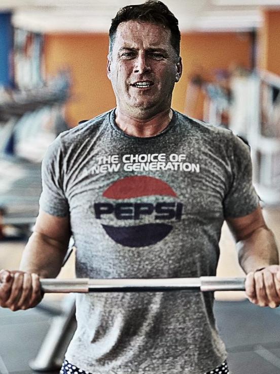 Karl Stefanovic pumps iron to get back in shape (Instagram picture)