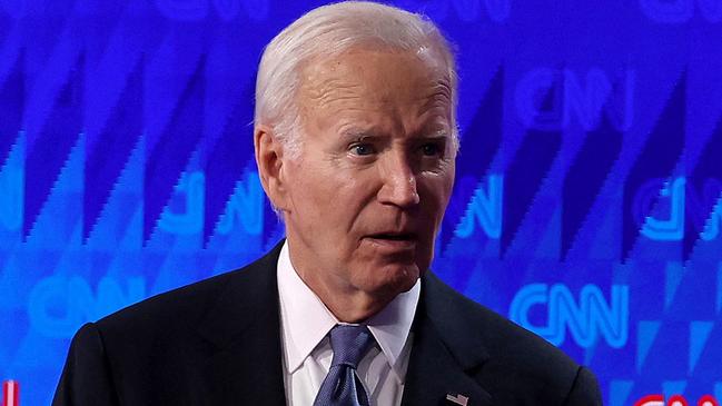 ATLANTA, GEORGIA - JUNE 27: U.S. President Joe Biden walks off stage during the CNN Presidential Debate at the CNN Studios on June 27, 2024 in Atlanta, Georgia. President Biden and Republican presidential candidate, former U.S. President Donald Trump are facing off in the first presidential debate of the 2024 campaign.   Justin Sullivan/Getty Images/AFP (Photo by JUSTIN SULLIVAN / GETTY IMAGES NORTH AMERICA / Getty Images via AFP)