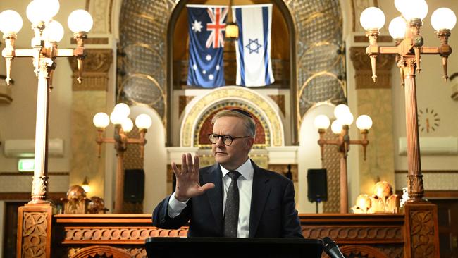 Anthony Albanese belatedly visited the St Kilda Shule in Melbourne on Wednesday - five days after the Hamas attack on Israel. <span style="font-size: 11pt;">Photo: James Ross / AFP</span>