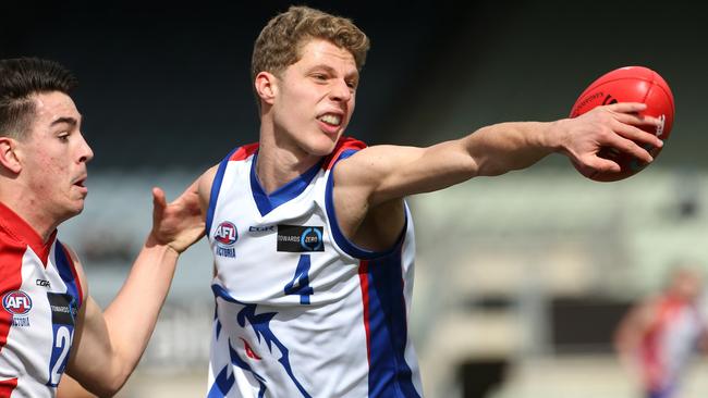 Will Kelly in action for Oakleigh in the TAC Cup preliminary final. Picture: Hamish Blair