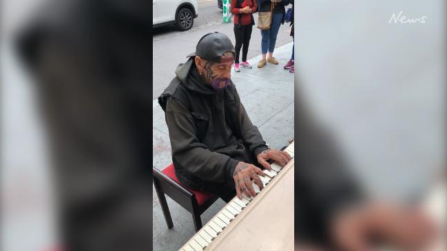 Elsternwick's piano man puts on a show