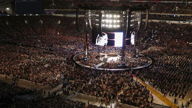 Adele delayed the start time of her first Sydney show, as commuters battled to make their way to ANZ Stadium in Sydney Olympic Park. Picture: Cameron Spencer/Getty Images.