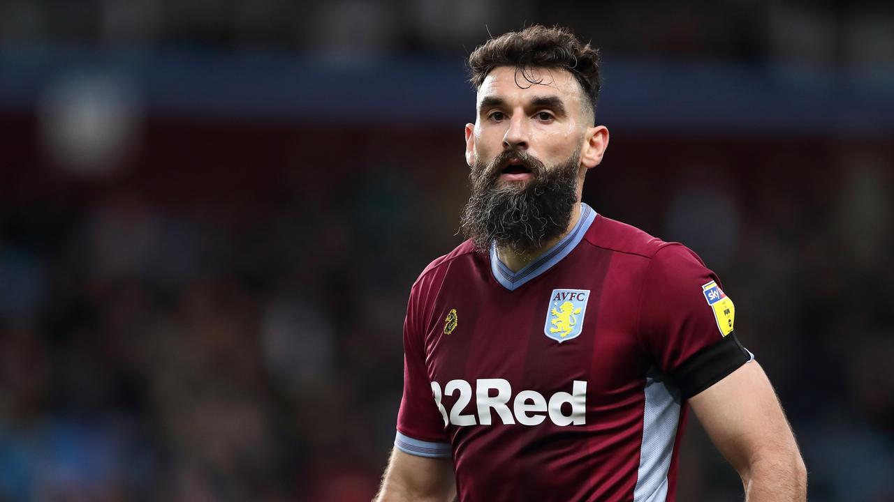 A born leader and a great beard — why doesn’t Mile Jedinak have a club? (Photo by James Williamson — AMA/Getty Images)