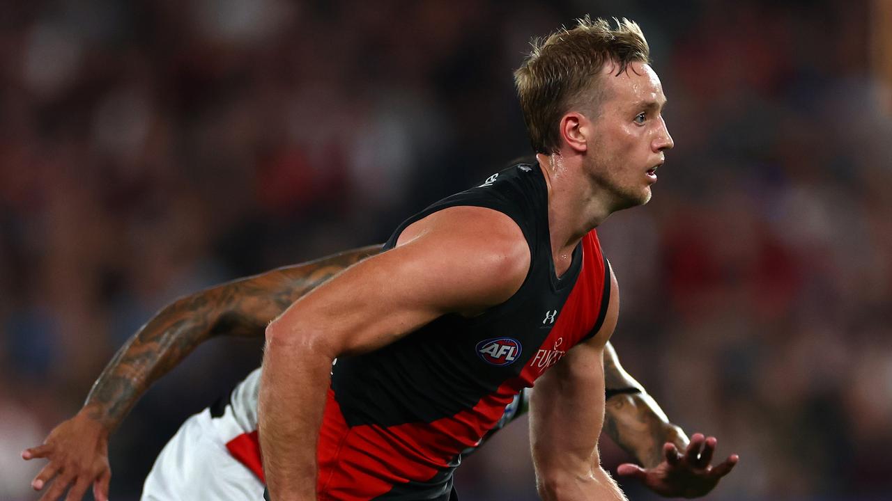 Essendon ‘won’t risk’ returning midfielder