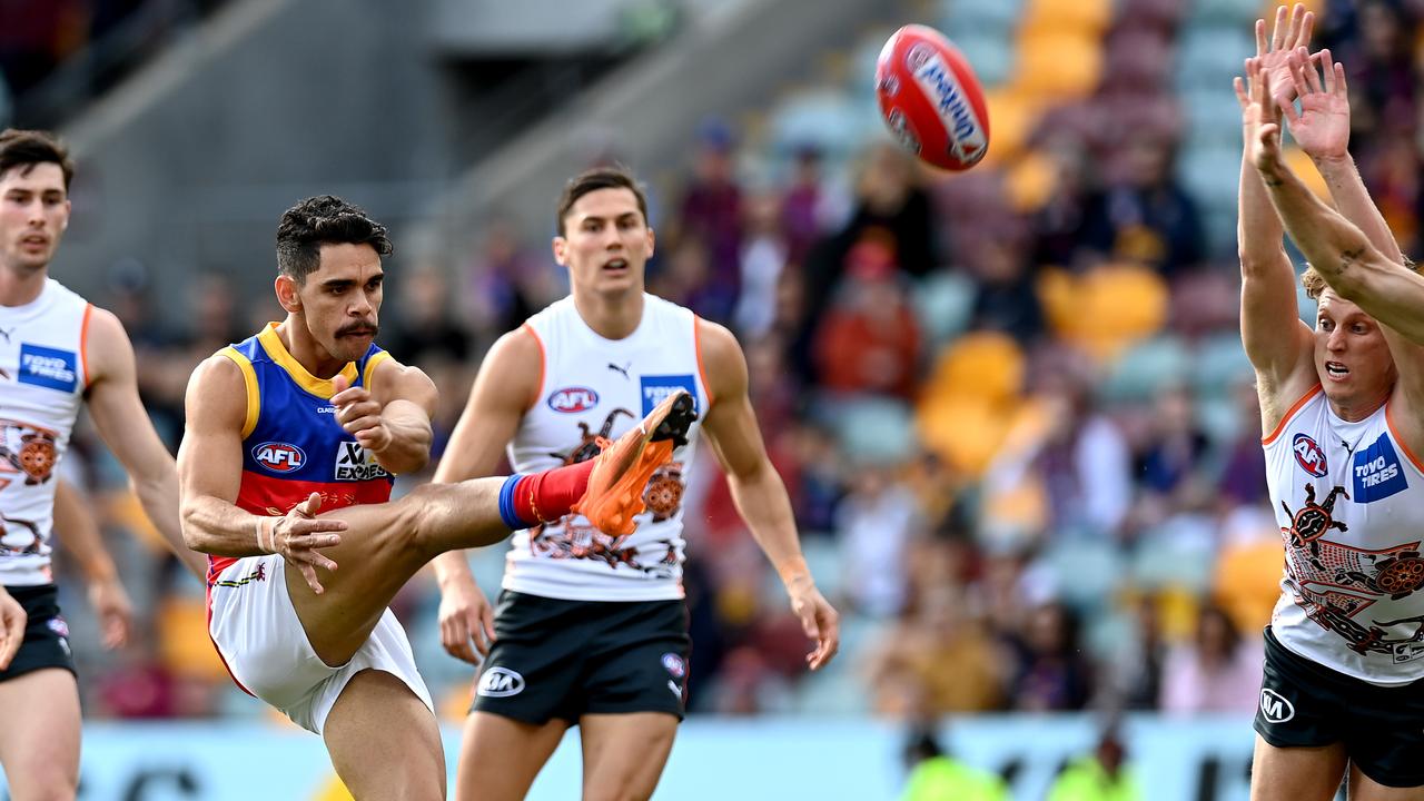 Charlie Cameron snaps a goal for the Lions. Picture: Bradley Kanaris/Getty