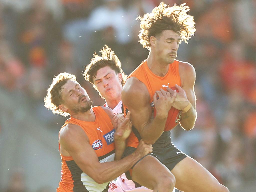 James Peatling takes the match-saving mark. Picture: Mark Metcalfe/AFL Photos/Getty Images