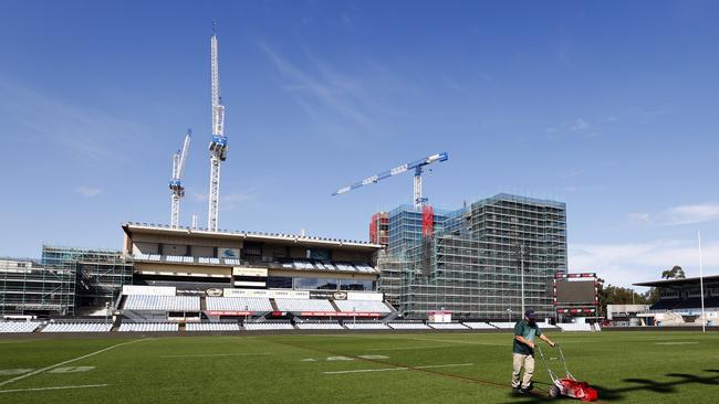 There is no date set for the reopening of Cronulla’s leagues club, which remains untouched despite a small city being built around it. Picture: Richard Dobson