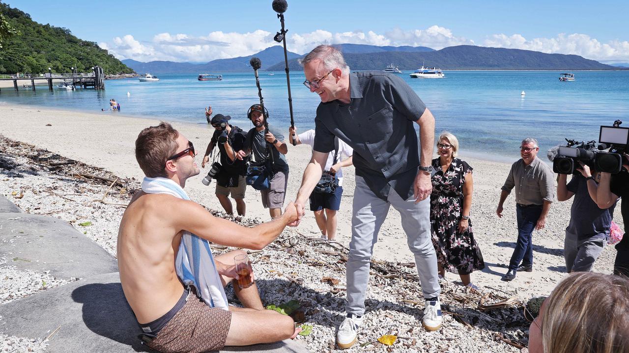 The federal election campaign goes to the beach … Labor leader Anthony Albanese meets people holidaying on Fitzroy Island. Picture: Sam Ruttyn