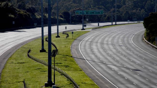 Melbourne’s deserted Eastern freeway is seen during the state’s Stage 4 lockdown. Picture: NCA NewsWire / David Geraghty