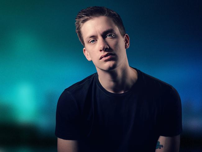 Daniel Sloss brings his 10th solo show to Melbourne. 