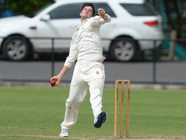 Steve Wright searches for a wicket. Picture: Chris Eastman/AAP