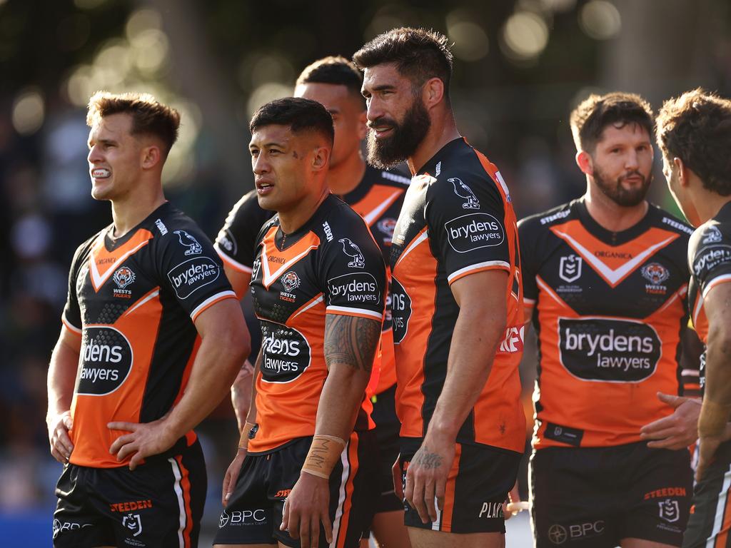 SYDNEY, AUSTRALIA – SEPTEMBER 04: James Tamou of the Tigers and his team look dejected after a try during the round 25 NRL match between the Wests Tigers and the Canberra Raiders at Leichhardt Oval, on September 04, 2022, in Sydney, Australia. (Photo by Mark Kolbe/Getty Images)