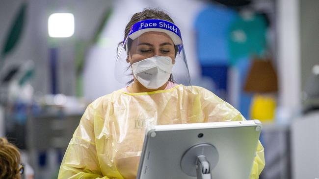 SYDNEY, AUSTRALIA - NewsWire Photos February 10, 2022 - The Histopath COVID-19 testing centre at the Sydney International Airport.Picture: Christian Gilles / NCA NewsWire