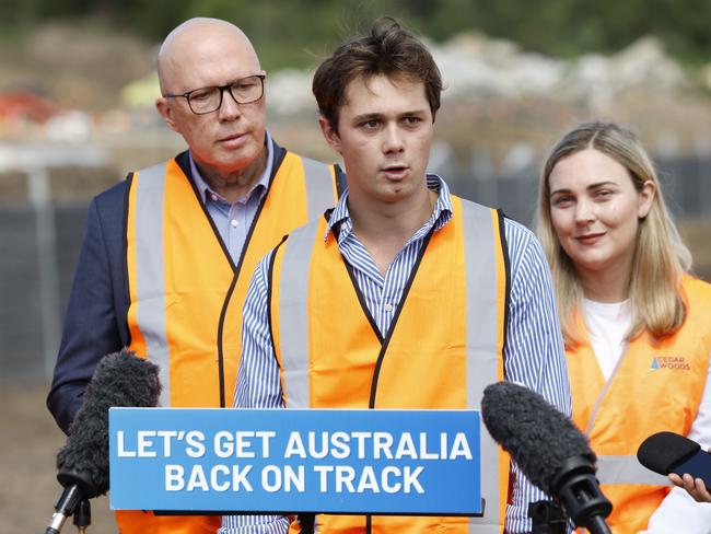 NCA 2025 FEDERAL ELECTION LIBERAL BUS. 14/04/2025Pictured in the seat of Ryan in north west Brisbane is Opposition Leader Peter Dutton , his son Harry Dutton and Liberal Member for Ryan Maggie Forrest,  who visited a local housing construction site to talk about the Liberal housing policy.Picure: Richard Dobson / Newswire