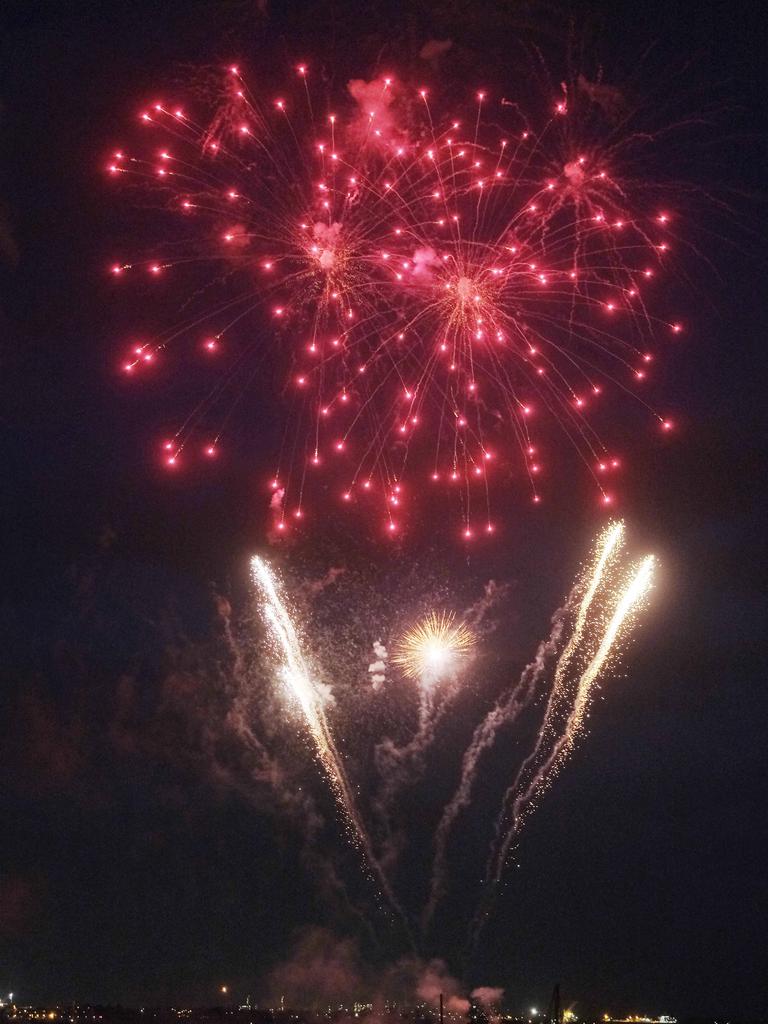 Geelong New Year’s Eve fireworks: pictures, photos | The Advertiser