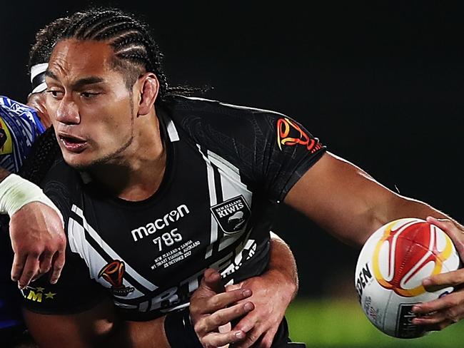 AUCKLAND, NEW ZEALAND - OCTOBER 28:  Martin Taupau of the Kiwis charges forward during the 2017 Rugby League World Cup match between the New Zealand Kiwis and Samoa at Mt Smart Stadium on October 28, 2017 in Auckland, New Zealand.  (Photo by Hannah Peters/Getty Images)