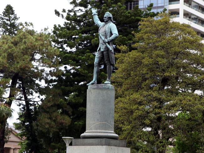 The statue of Captain Cook seen in Hyde Park.