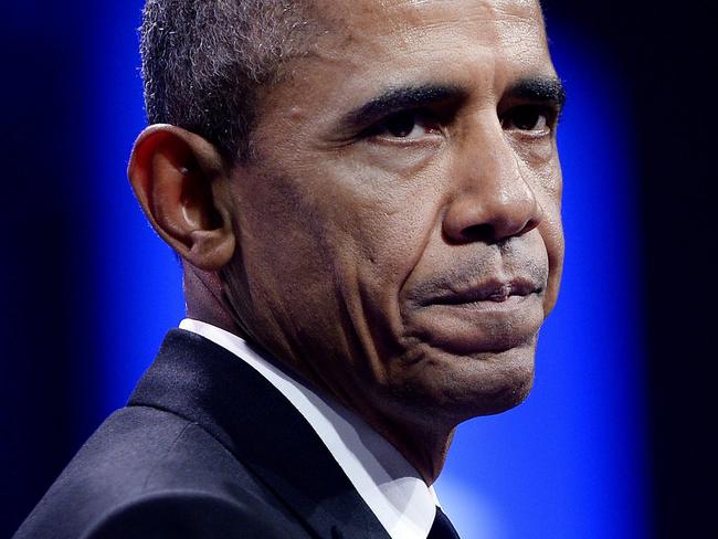 epa04969821 US President Barack Obama addresses the Congressional Hispanic Caucus Institute's 38th Anniversary Awards Gala at the Washington Convention Center in Washington, DC, USA, 08 October 2015. EPA/Olivier Douliery / POOL