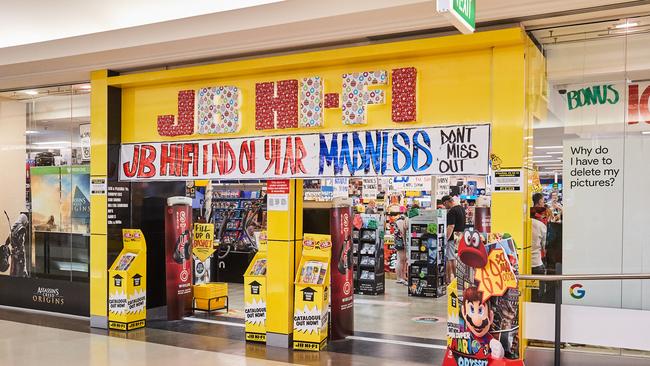 JB Hi-Fi is one store being targeted in aggressive smash and grab raids. Picture: AAP LOXTON)