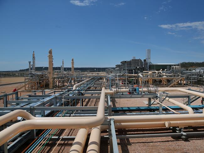 CMNEWS_SANTOS GLNG Hub 5 in Fairview in South East Queensland today Friday Oct.31st, 2014. Pictures: Jack Tran / The Courier Mail