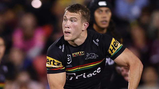 PENRITH, AUSTRALIA - JUNE 09: Mitch Kenny of the Panthers looks to pass during the round 14 NRL match between Penrith Panthers and Manly Sea Eagles at BlueBet Stadium, on June 09, 2024, in Penrith, Australia. (Photo by Jeremy Ng/Getty Images)