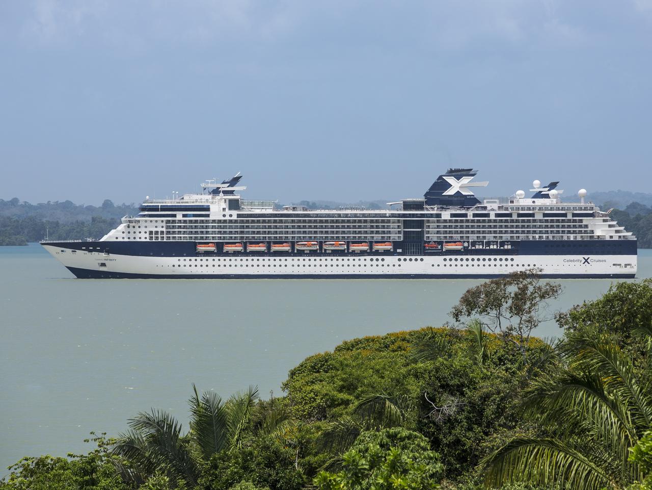 cruise through panama canal costa rica