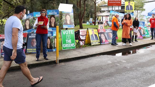 Nation votes: Nearly 1 million Aussies make up their minds