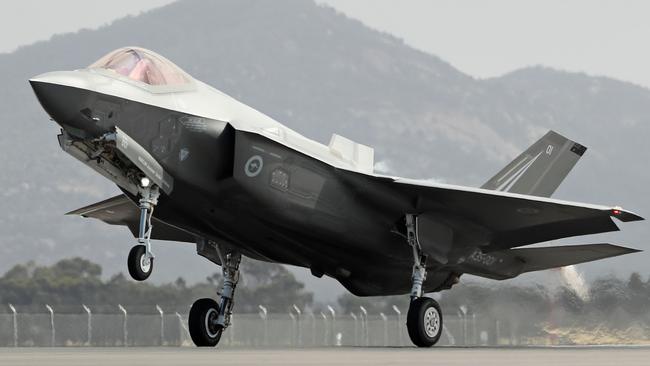 Australian defence officials had been warned the JSF/F-35 would struggle to reach a combat radius of 490 nautical miles – well below the 590 minimum. Picture: Scott Barbour/Getty Images