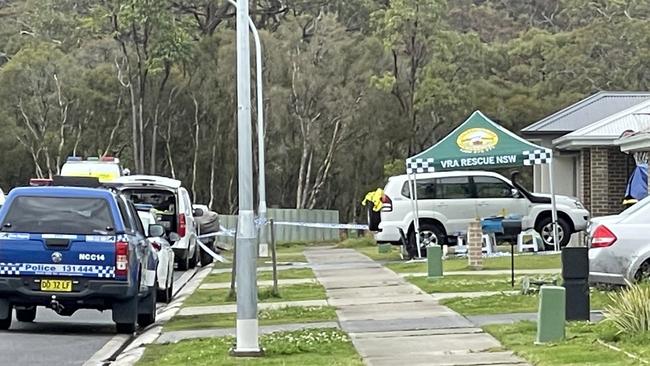 Police set up a crime scene at Bateup Drive, Hamlyn Terrace, where Jessie Tattersall, 33, was fatally stabbed. Picture: NewsLocal