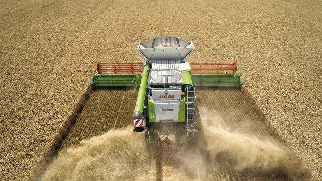 Claas harvester: Twin rotors will give you a head start The Weekly Times
