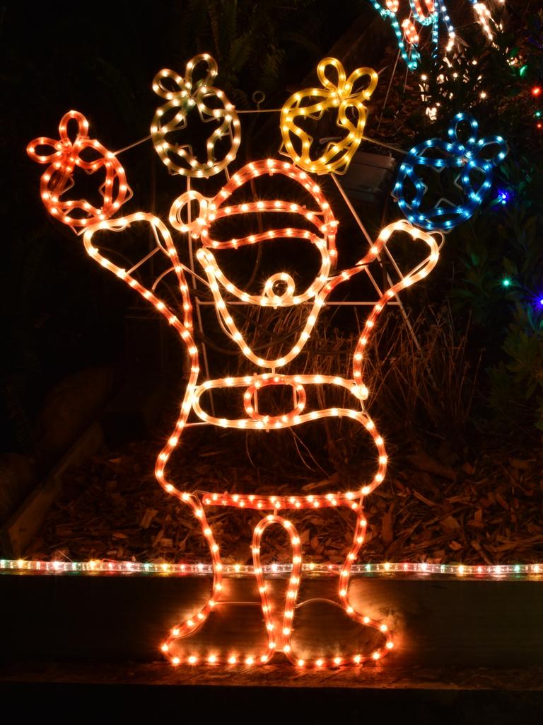 Where to see Christmas lights on the northern beaches this December ...