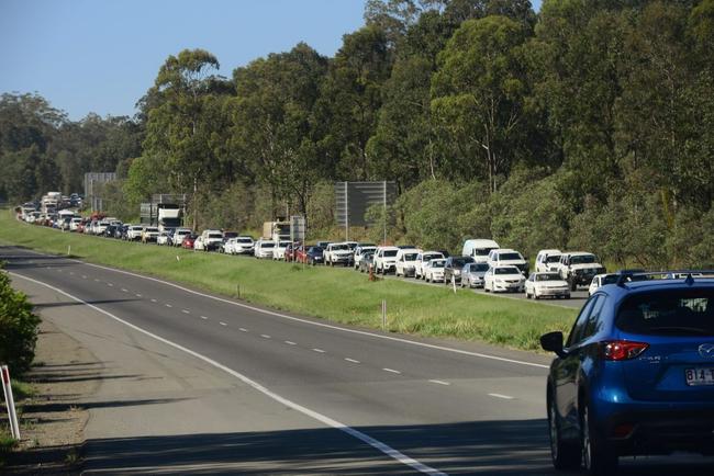 Traffic builds up on the Cunningham Highway following an accident on the Ipswich Motorway. Photo: David Nielsen / The Queensland Times. Picture: David Nielsen