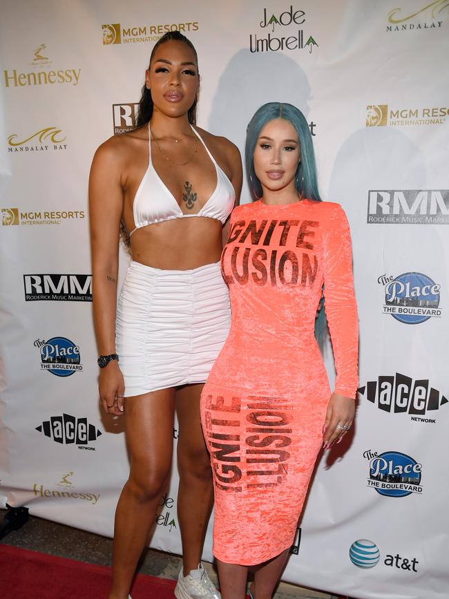 Liz Cambage (L) of the Las Vegas Aces and rapper Iggy Azalea attend the WNBA All-Star Game 2019 beach concert at the Mandalay Bay Resort and Casino in Las Vegas. Picture: Ethan Miller/Getty Images