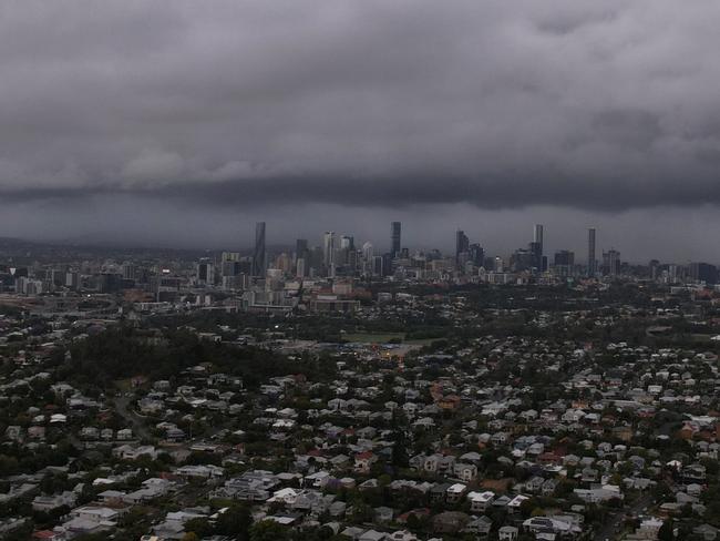 Storm clouds over Brisbane as active thunderstorm threat for SEQ.