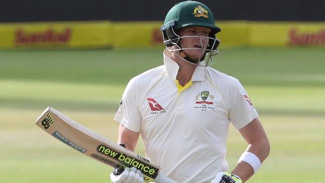 Cricket - South Africa vs Australia - Third Test - Newlands, Cape Town, South Africa - March 25, 2018   Australia's Steve Smith reacts after losing his wicket   REUTERS/Mike Hutchings - RC1CE93BEE60