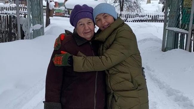 Boxing superstar Tim Tszyu’s mother Natalia (right), who has spent the past three weeks in Russia, has slammed Vladimir Purim’s war on Ukraine. Picture: Supplied