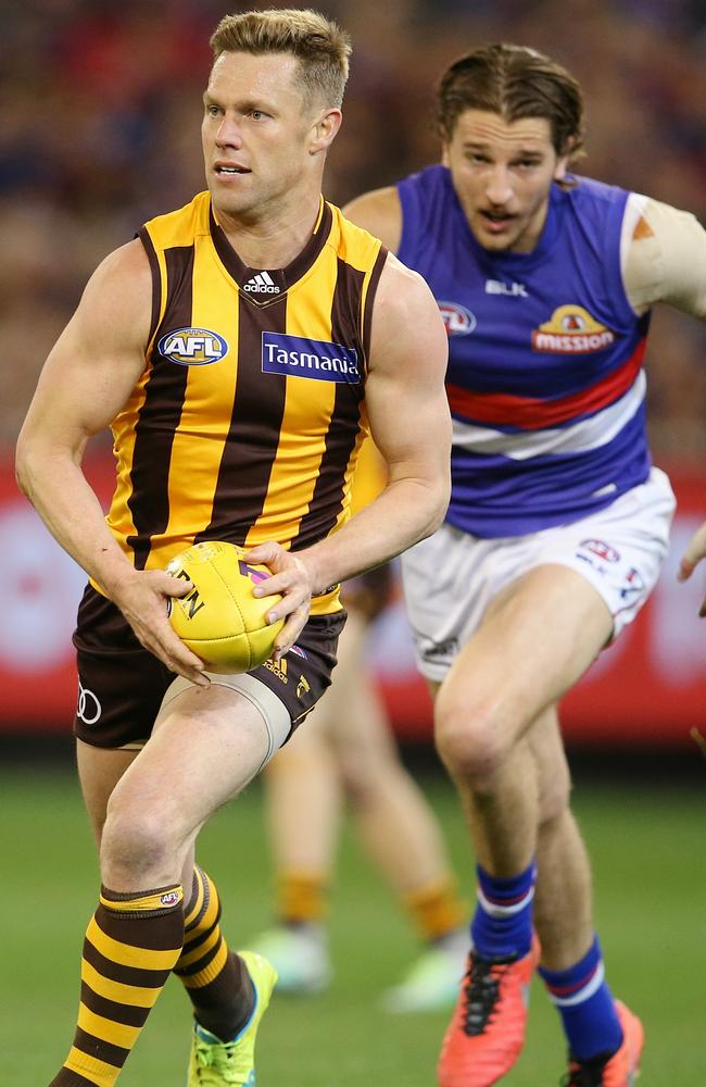 Sam Mitchell on the move for the Hawks in 2016.